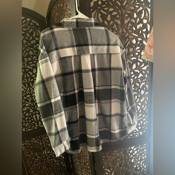 Plaid over shirt - Picture 4 of 4